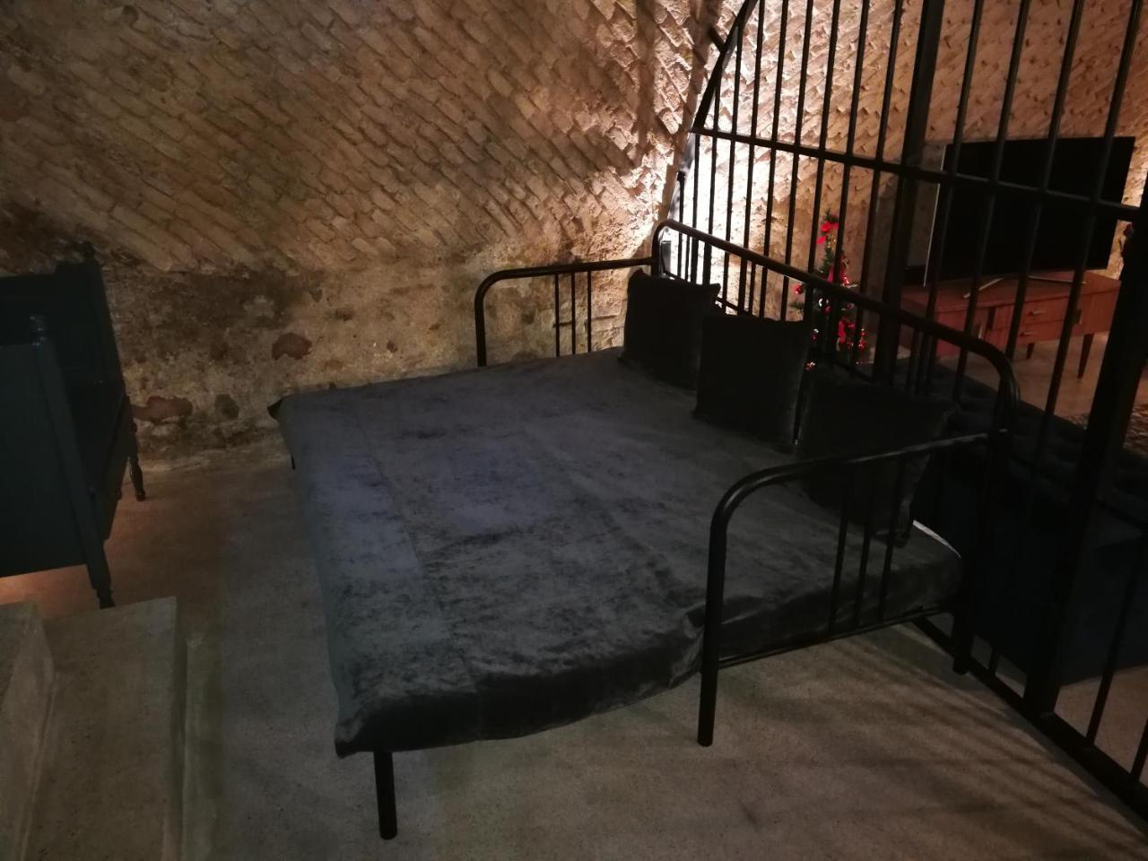 וילנה Unique Old Town Apartment מראה חיצוני תמונה
